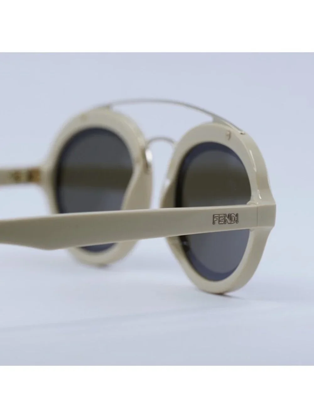 Fendi FE40094I 25E Sunglasses Ivory/Gold Oval Frame, Brown Lenses